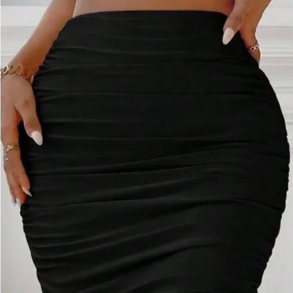 Missguided Black Satin-Look Midi Skirt with Ruched Side